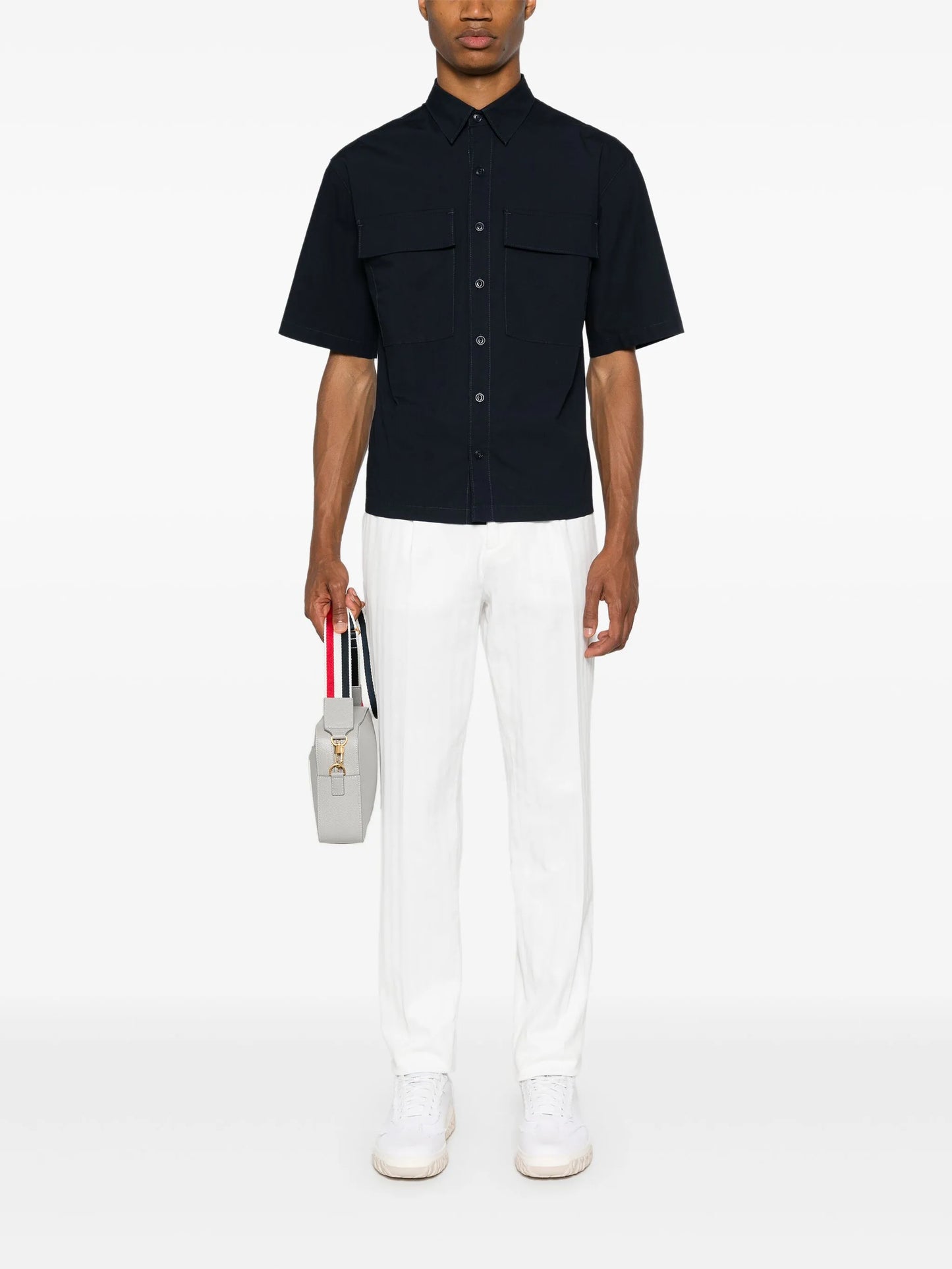 Chest pocket short sleeve shirt